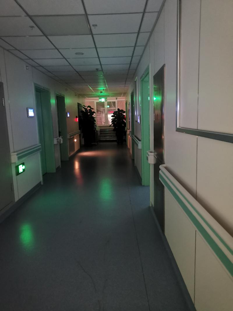 极光24小时医保取现回收：深夜里的救命稻草